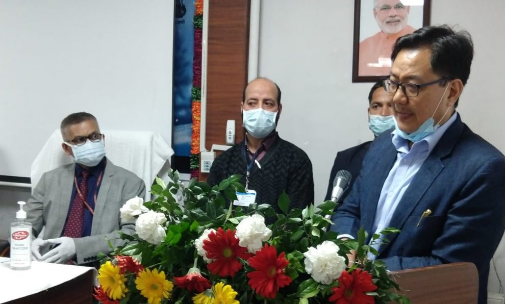 Kiren Rijiju visits Regional Research Institute of Unani Medicine, Srinagar