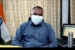 Div Com stresses on close monitoring of patients in home isolation