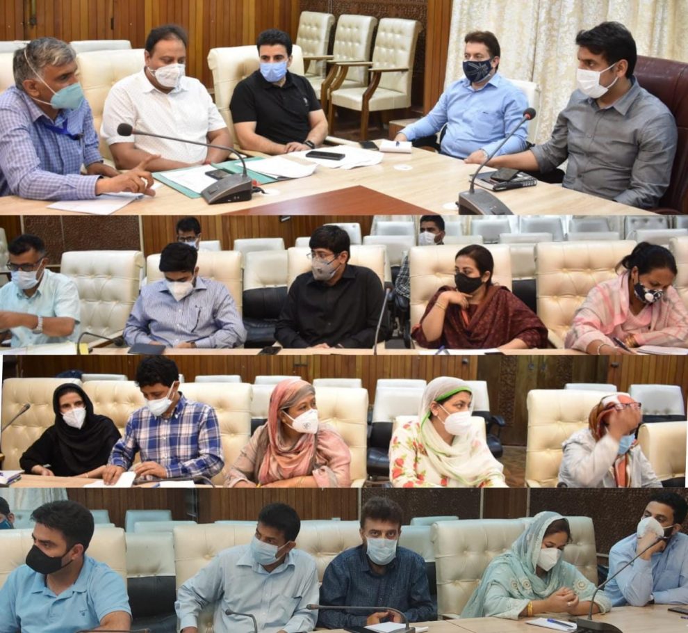 DC Srinagar reviews achievement of targets under ongoing vaccination drive