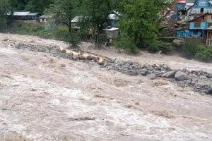 8 persons killed as incessant rains, flash floods wreak havoc in J&K