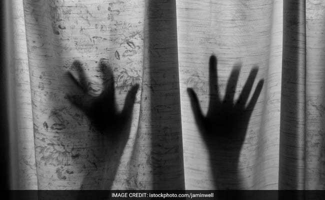 Police busts sex racket in Srinagar, five girls handed over to police station Raj Bagh