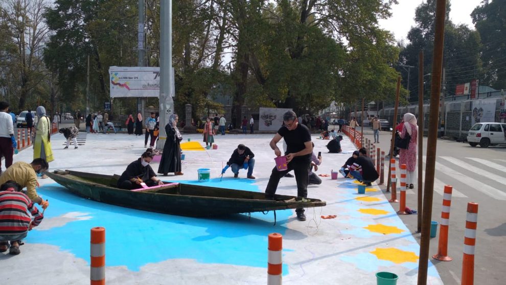 Under Smart City project, Srinagar gets a ‘paint brush’