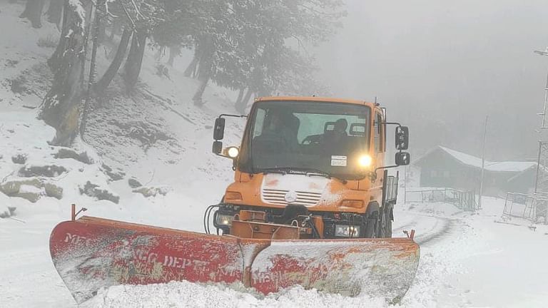 Snowfall in parts of Kashmir valley, rains in plains