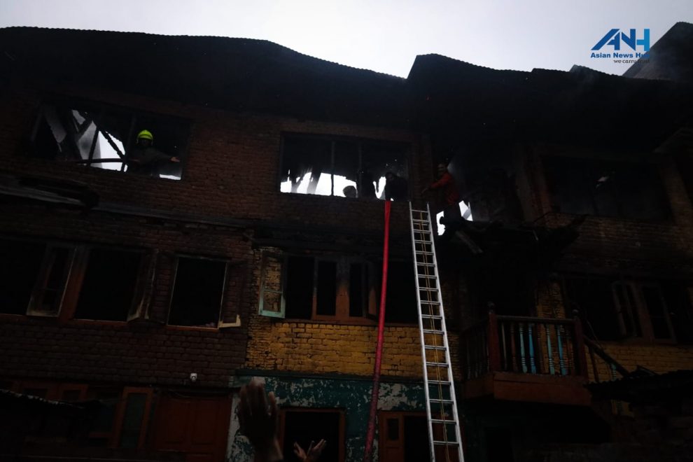 Woman charred alive, 4 persons injured in devastating fire in Khawaja Bazar Srinaga
