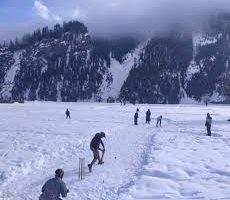 How good is this says Aus cricketer Labuschagne as boys hit 6's on frozen track in Gurez