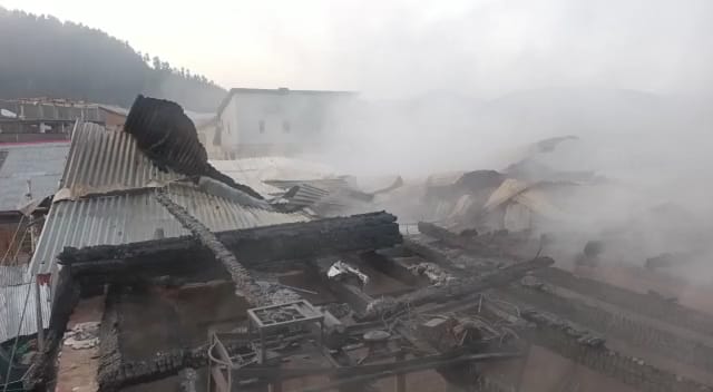 4 houses gutted in pre-dawn fire in Kupwara village