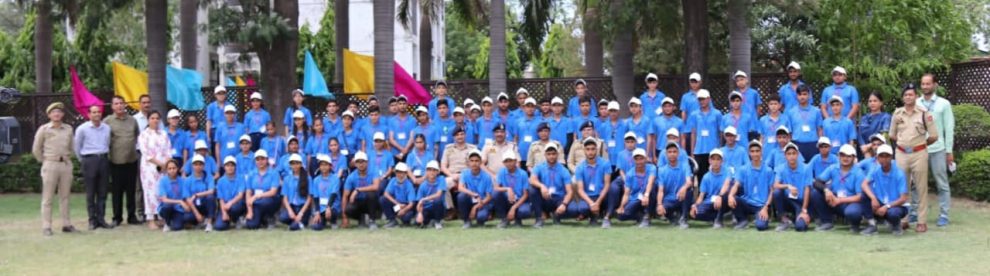 DGP J&K interacts with Bharat Darshan Tour Students
