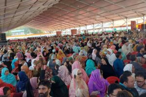 Score of people from across Kashmir turn up for HM Amit Shah's rally