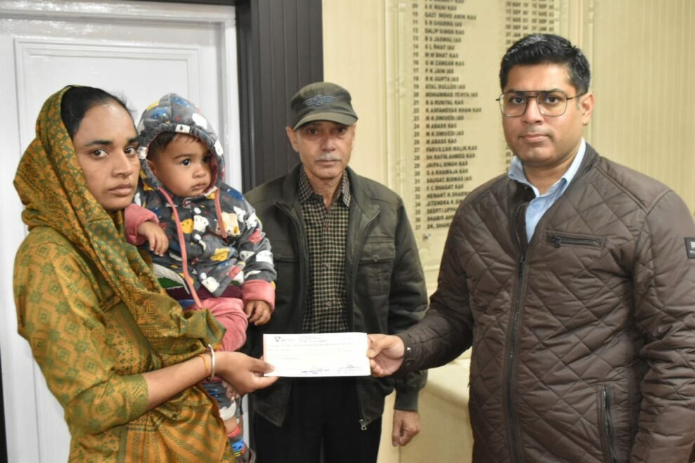 Rs 4 lakh interim relief given to kin of 5 deceased persons