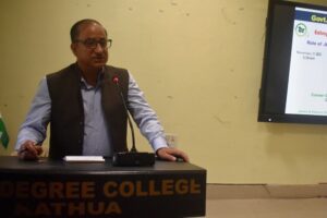 Think out of box to become successful entrepreneurs: Director JKEDI to students