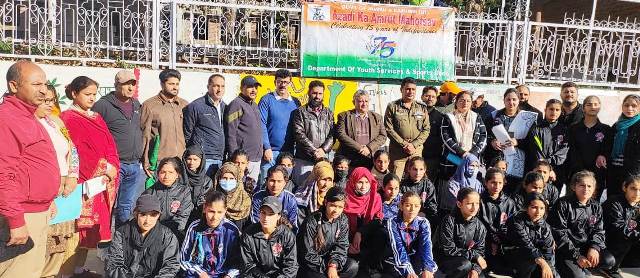DDC Vishesh Paul flags off Girls for Trekking expedition