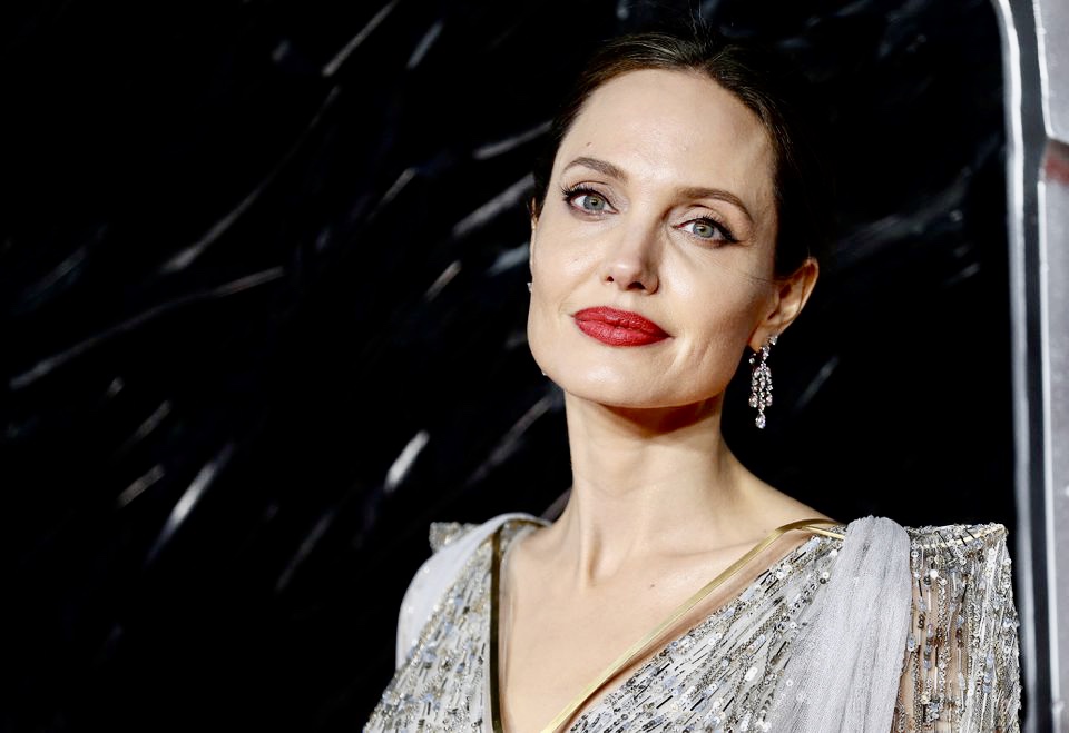 Angelina Jolie leaves U.N. Refugee Agency after more than 20 years