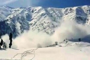 Govt issues avalanche warning for 7 districts of J&K, Ladakh