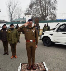 IPS Rayees Mohammad Bhat takes over as DIG South Kashmir 