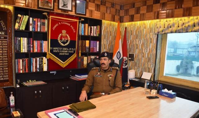 IPS Rayees Mohammad Bhat takes over as DIG South Kashmir
