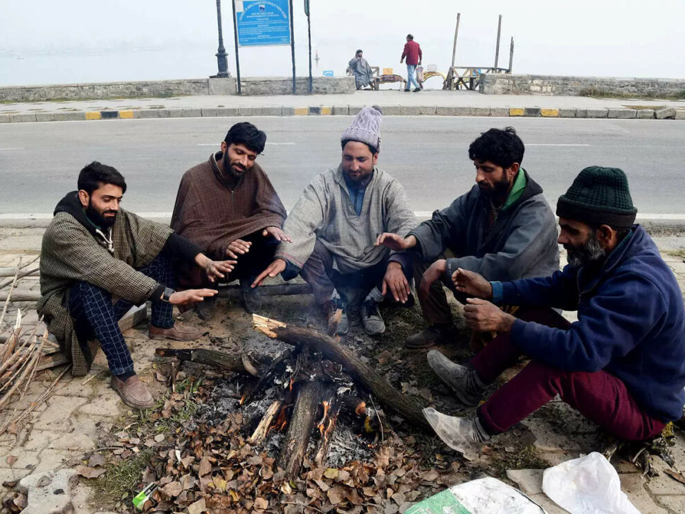 Respite from extreme cold in Kashmir but day temperature falls