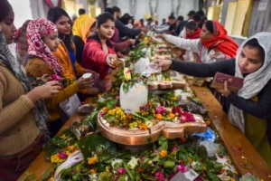 Muslim couple joins Mahashivratri celebration in Kashmir