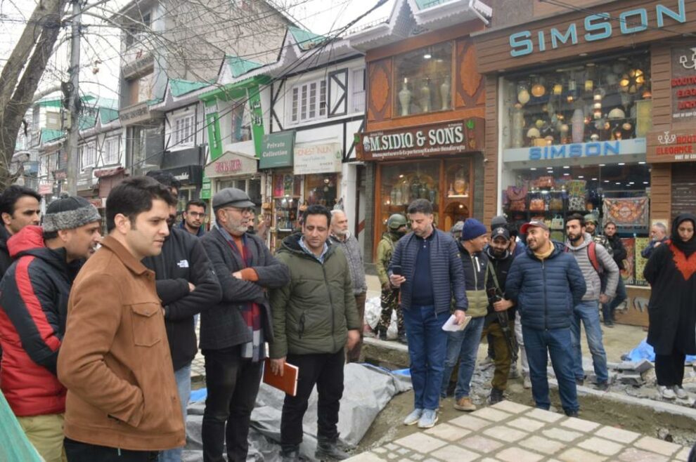 Athar tours city parts, passes several directions for timely completion of Smart City Projects