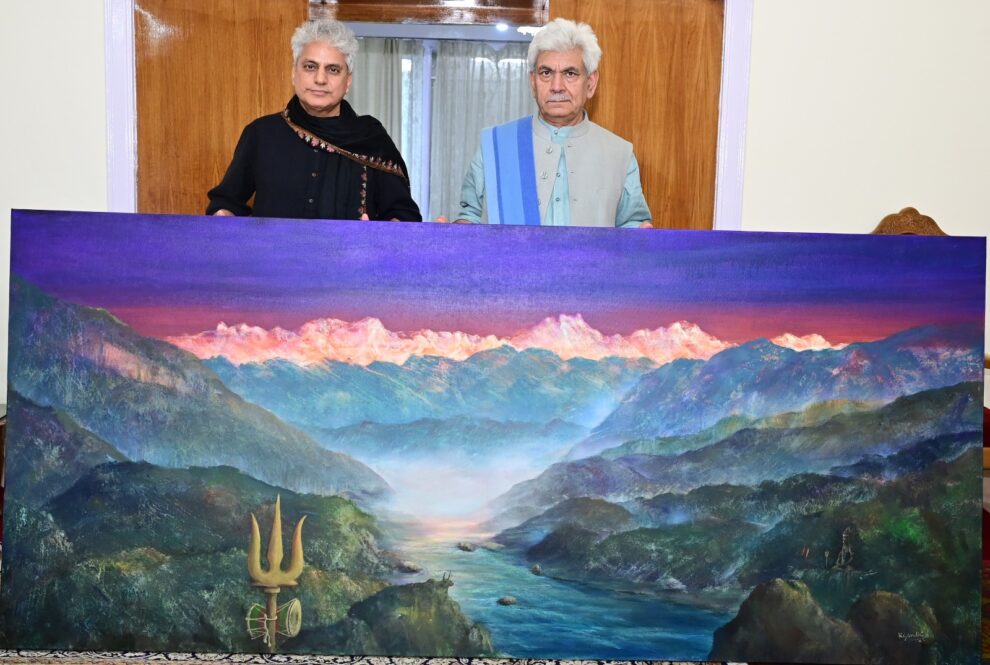 Renowned Artist & Painter KK Gandhi presents special live painting to LG Sinha