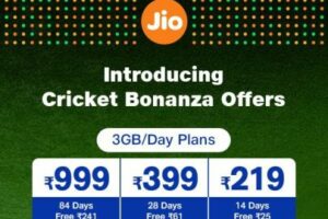 Watch live cricket this season with unlimited cricket plans from Jio