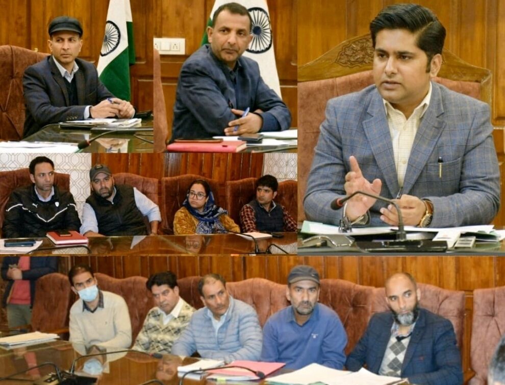 DC Bandipora calls for strict action against illegal mining