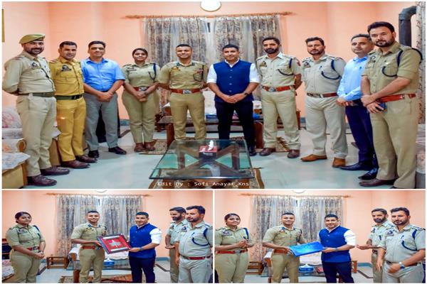 Baramulla Police bids warm farewell to outgoing DySP Hqrs Baramulla/