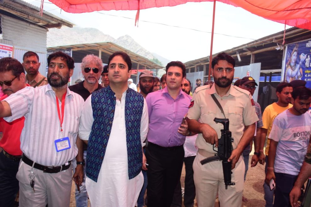 Junaid visits Pantha Chowk Yatra Camp, reviews arrangements of yatra