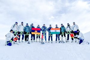 Army’s team of 15 mountaineers scale Mount Harmukh