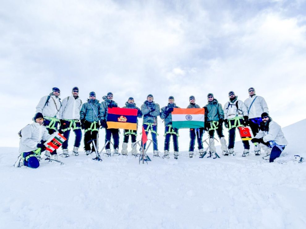 Army’s team of 15 mountaineers scale Mount Harmukh