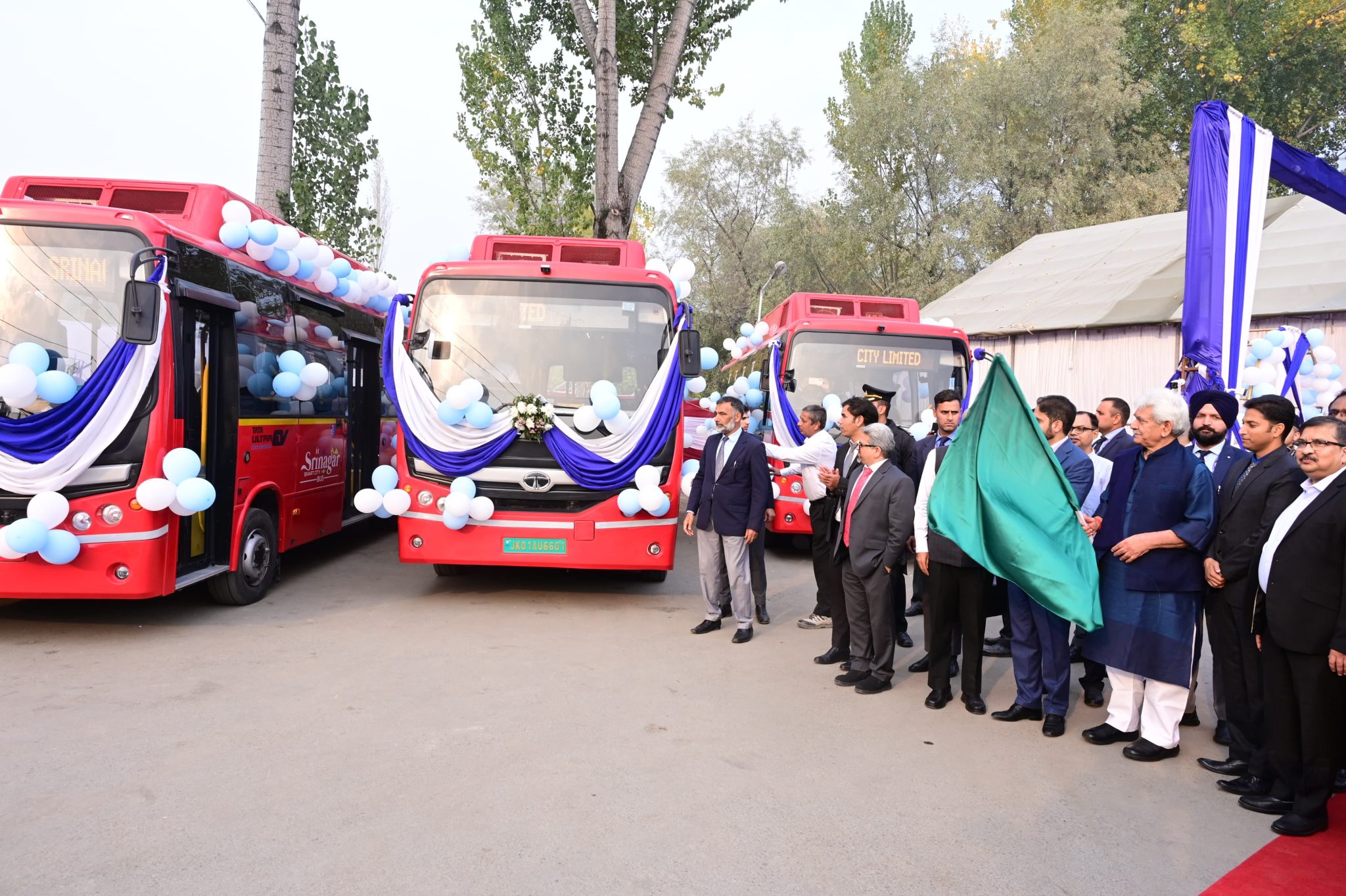 lg-launches-srinagar-smart-city-s-100-e-buses-the-dispatch
