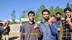 Baramulla: First time voters, sons of incarcerated Er Rashid cast ballot at Sanzipora